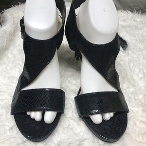 Women’s heels size 11